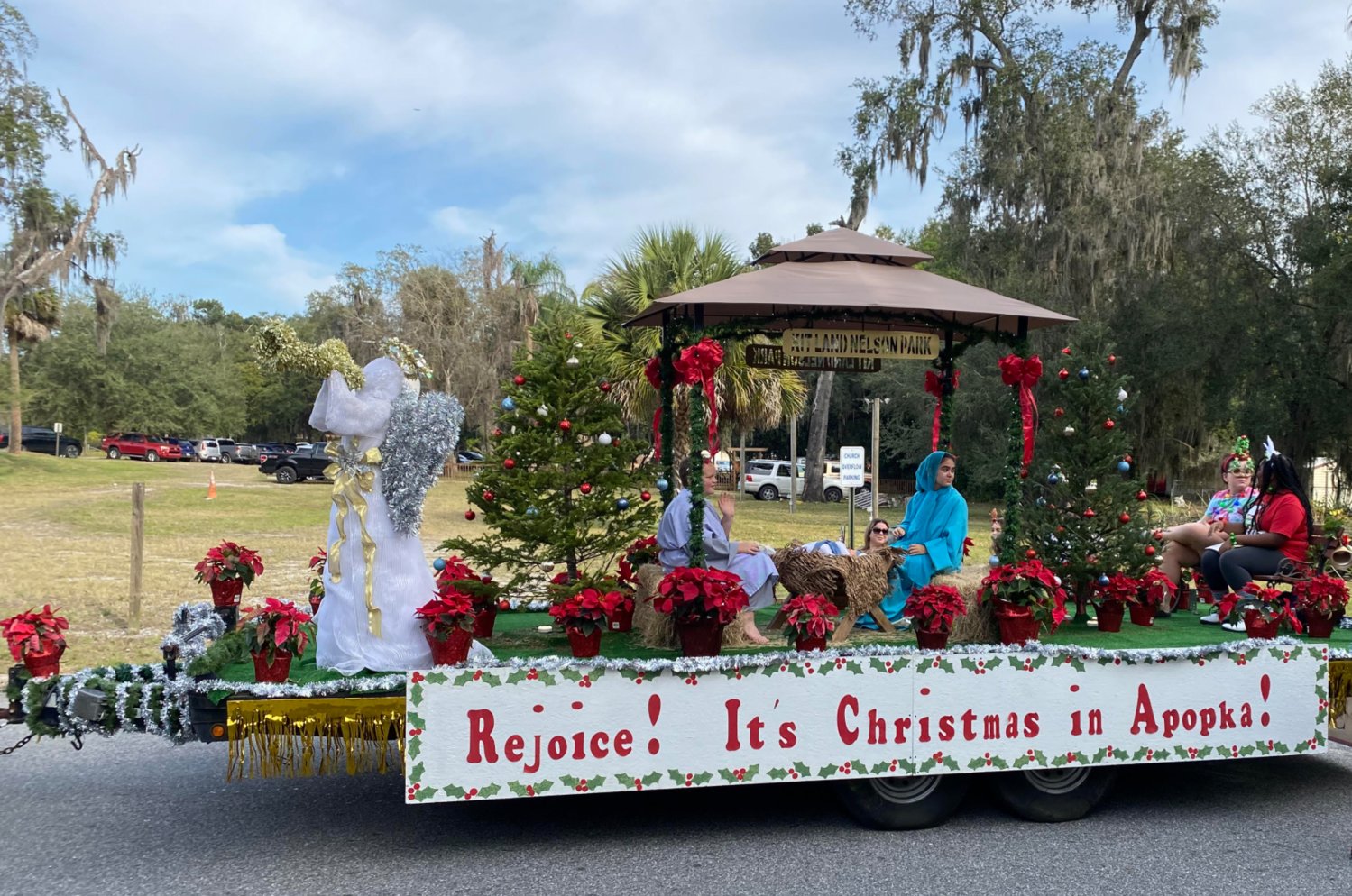 Rejoice! Apopka Christmas Parade propels community into the holiday